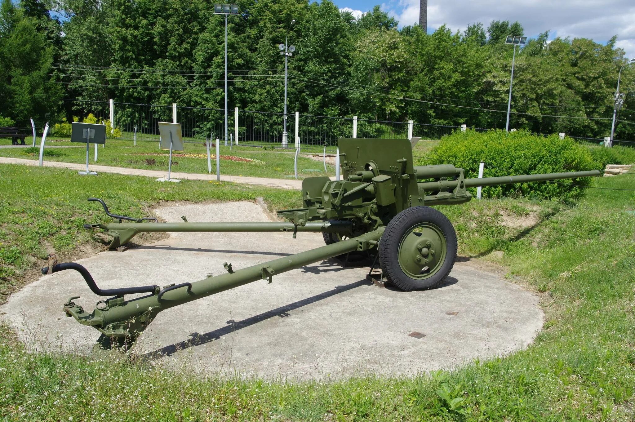 ЗИС 2. ЗИС-2 57-мм противотанковая. Пушка ЗИС-2. ЗИС-2 калибра 57 мм.