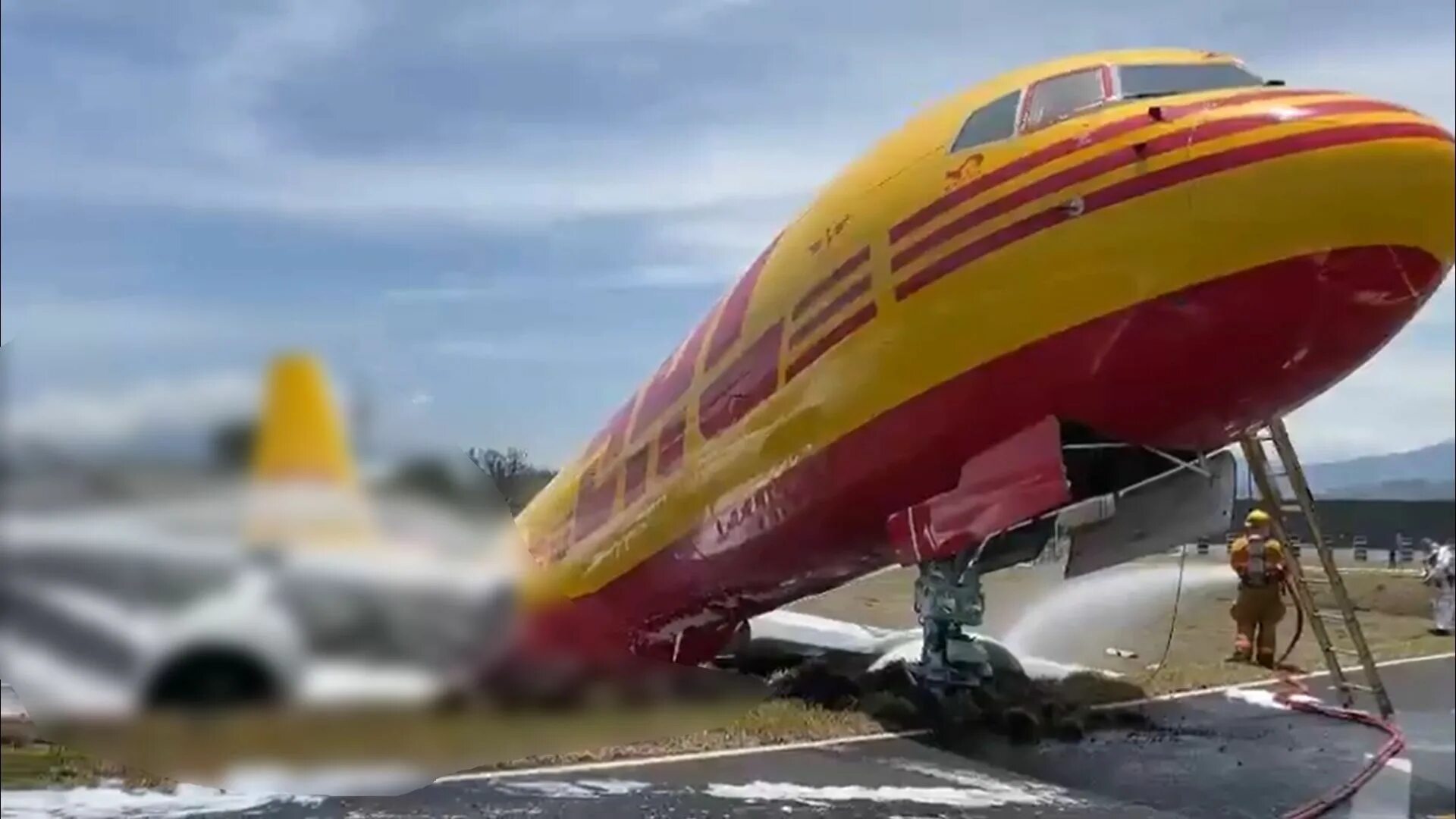 Коста Рика самолет DHL. Грузовой Boeing-757 DHL. Коста Рика самолет DHL авария. Boeing 757 авария DHL. Авиакатастрофы 2022