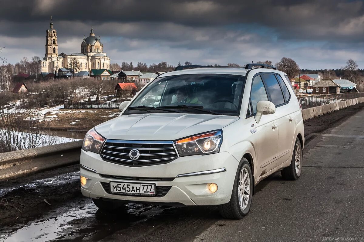 Санг енг ставик купить. SSANGYONG Ставик. Ставик Санг енг 2002. SSANGYONG Stavic 1980. Саньенг Ставик салон.