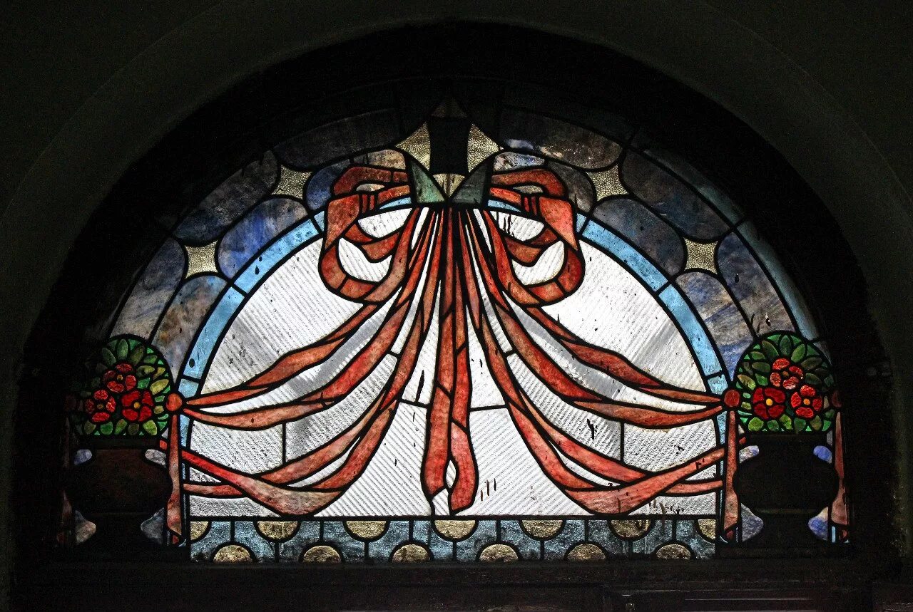 витраж кемгу. витраж максима кантора. витражи челябинск. современные витражи в архитектуре. магазин купцов елисеевых в санкт-петербурге витражи.