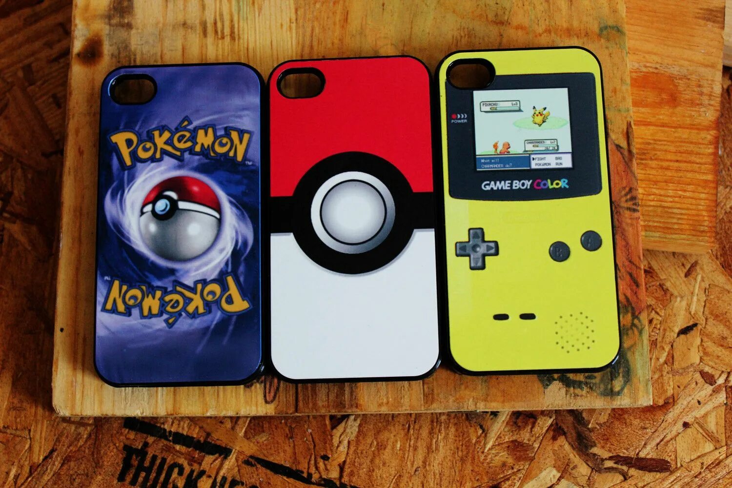 Pokemon phone. Чехол для телефона покемон. Pokemon чехлы для телефона. Чехлы для айфон 5с покемон. Чехол с покемонами для мини айфона.