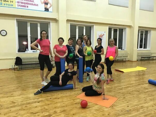 спортивные залы в москве. тренажерный зал в зеленом цвете. тренажерный зал новоуральск. тренажерный зал в зеленых оттенках. фок кедр южный новоуральск.