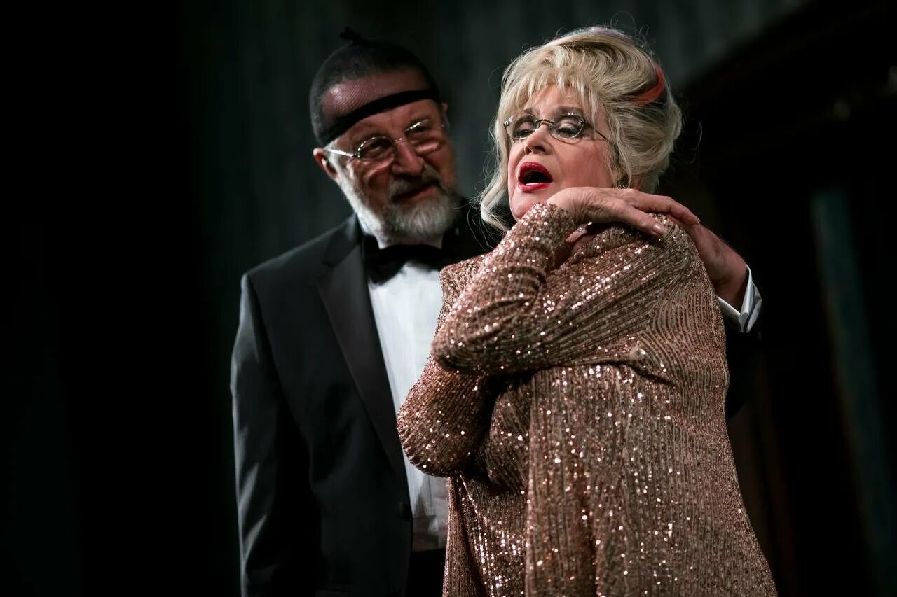 Театр современник ярмольник. 203-205 спектакль современник. 203-205 спектакль современник. Спектакль 203-205. Марина неёлова 203-205.