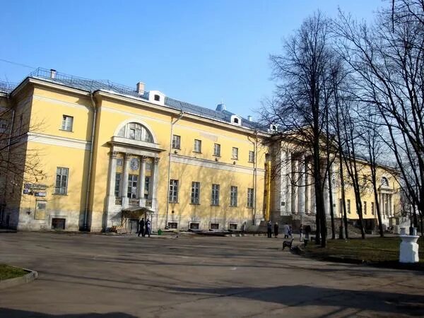 Городская больница 4 корпус. ГКБ 4 Павловская больница. Павловская больница 1763. Павловская больница Казаков. Павловская больница четвертая городская больница Казаков.