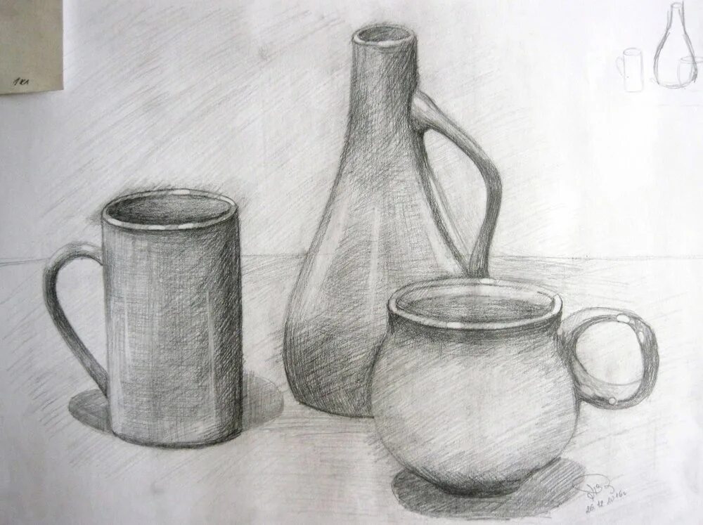 Натюрморт из 3 предметов рисунок. Натюрморт рисунок карандашом. 3 предмета быта рисунок. Бытовые предметы карандашом. Рисование натюрморта из бытовых предметов.