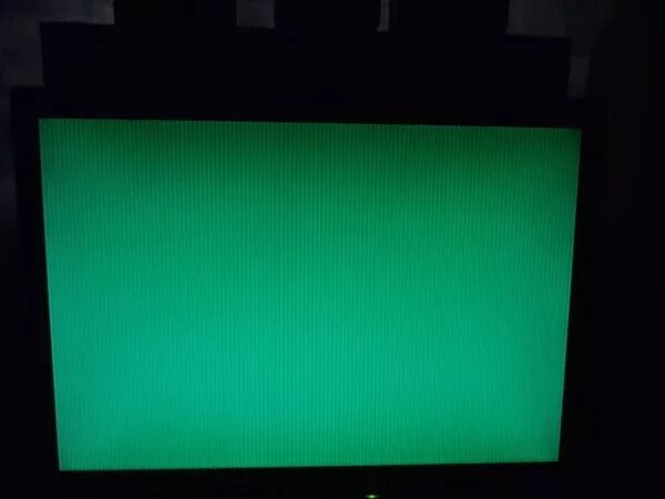 Почему экран становится зеленым. GEFORCE 3070 зеленый экран. Xfx580 зеленый экран. Пульт а11 зеленый экран. Зеленый цвет экрана монитора.