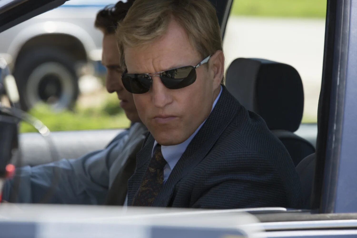 Колин фаррелл тренер. Прогулка среди могил актеры. Детективы 2014. Винс вон настоящий детектив. Детективы 2014 сша.