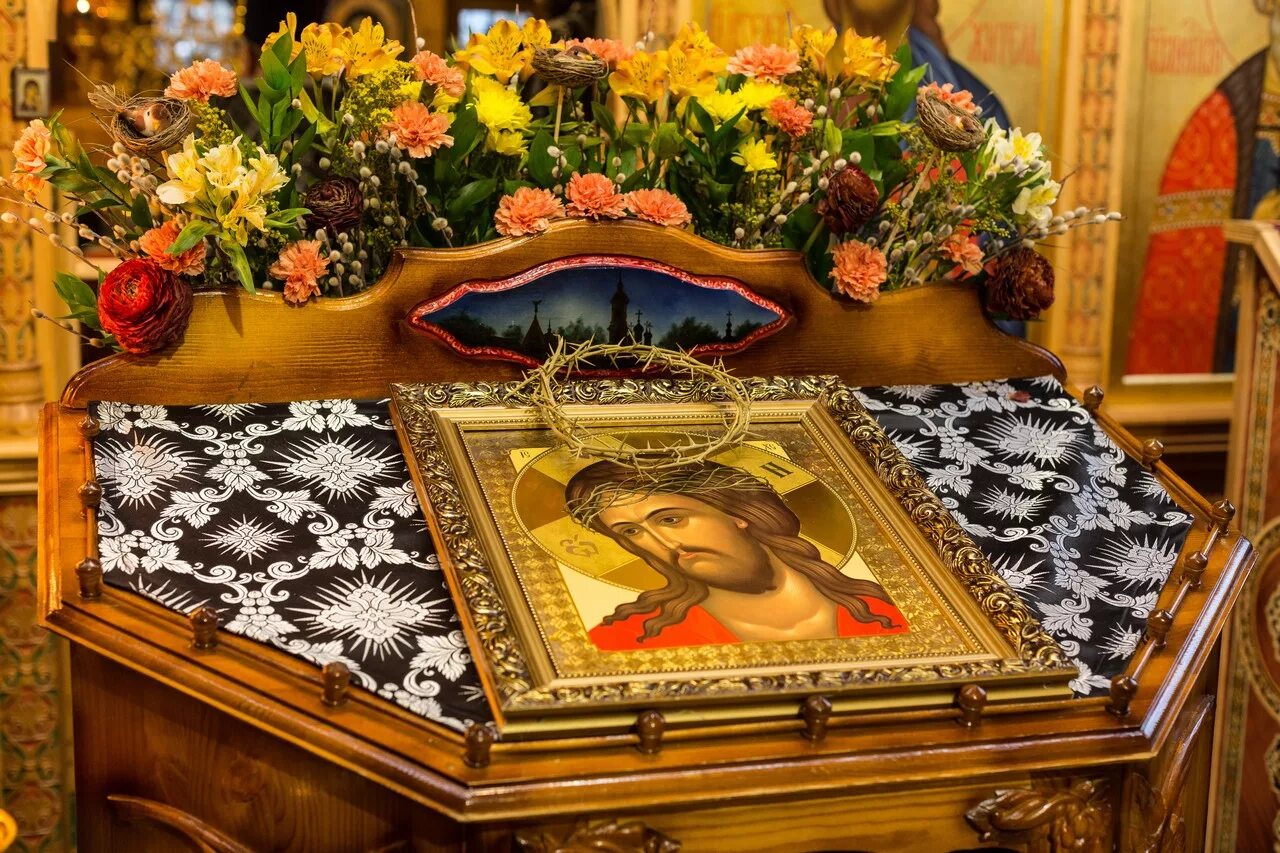 Икона господь вседержитель в серебряном окладе 1895. Набор масло благовонное и икона. Иконы 84. Икона господь содержатель софрино. Кружка "родился спаситель".