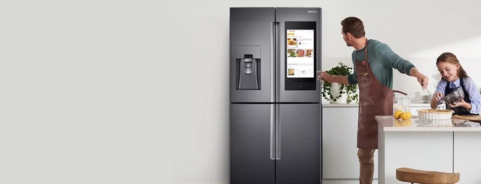 Холодильник Samsung баннер. Реклама холодильника самсунг. Современный американский холодильник от самсунг. Холодильник Samsung в интерьере.
