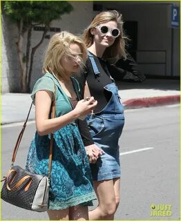 Jaime King Steps Out After Lavish Baby Shower With Pal Joey King Photo 826152 - 