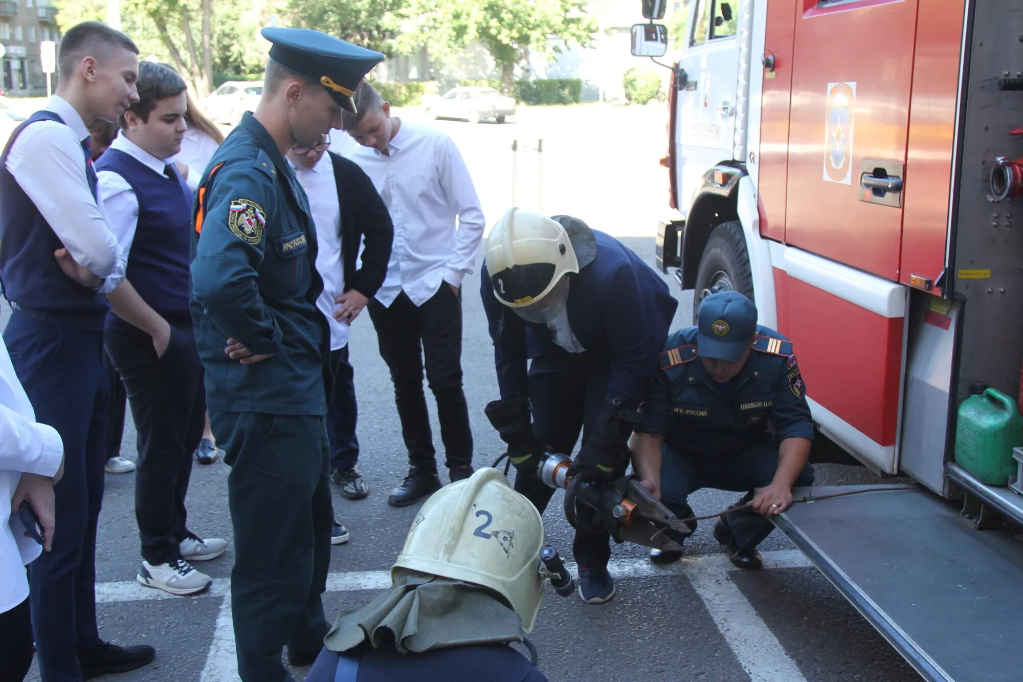 Воронежские новости выпуск сегодня. Воронежские пожарные. Новости Воронежа. Пожарники Воронежская область Россошь фото.