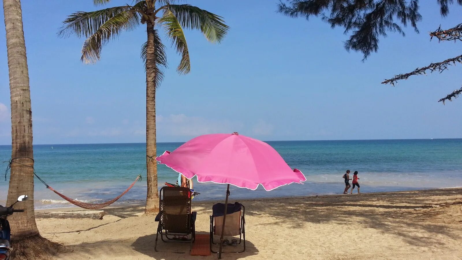 Погода в паттайе в июле. Погодапаттайи. Тайланд Паттайя погода. Паттайя вода в море. Таиланд Паттайя пляж серф.