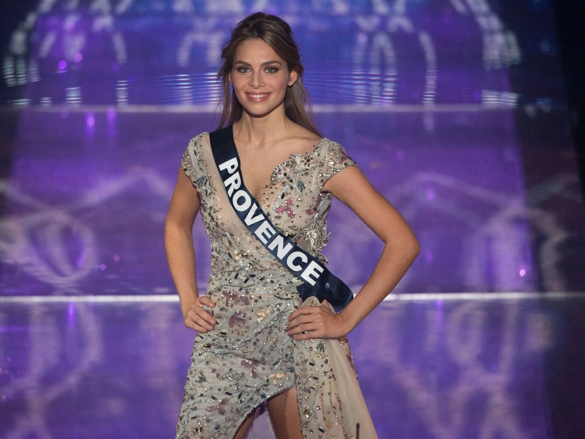 Miss 2021. Амандин Пети Miss France. Априль бенаюм Мисс Франс. Miss France 2021. Мисс Франция 2023.