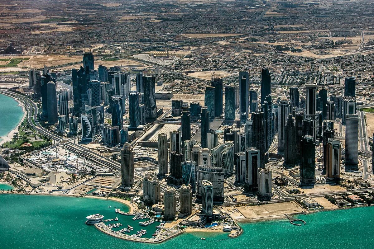 Самая богатая страна в 2024 году. Доха Катар. Катар столица Доха. Доха столица Катара достопримечательности. Персидский залив Катар.