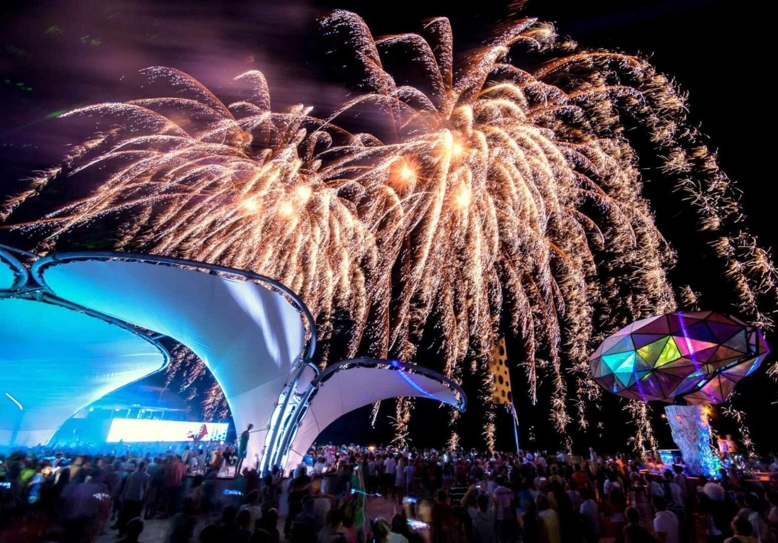 Kazantip крым. Первый казантип 1991. Фестиваль казантип в щелкино. Фестиваль казантип в крыму поповка. Дискотека в крыму казантип.