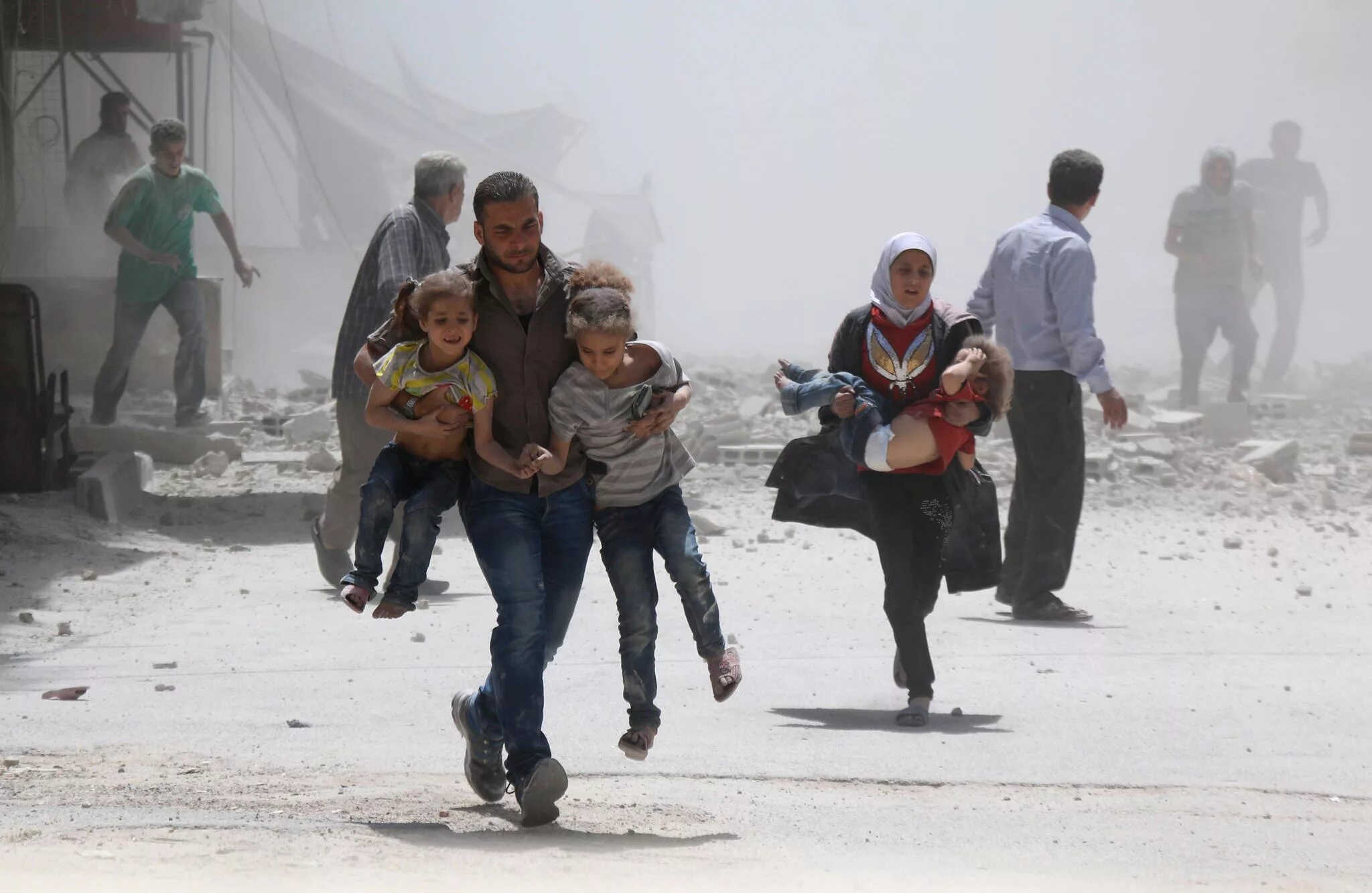 Мирные жители дети. Население Сирии 2022. Сирийские мирные жители.