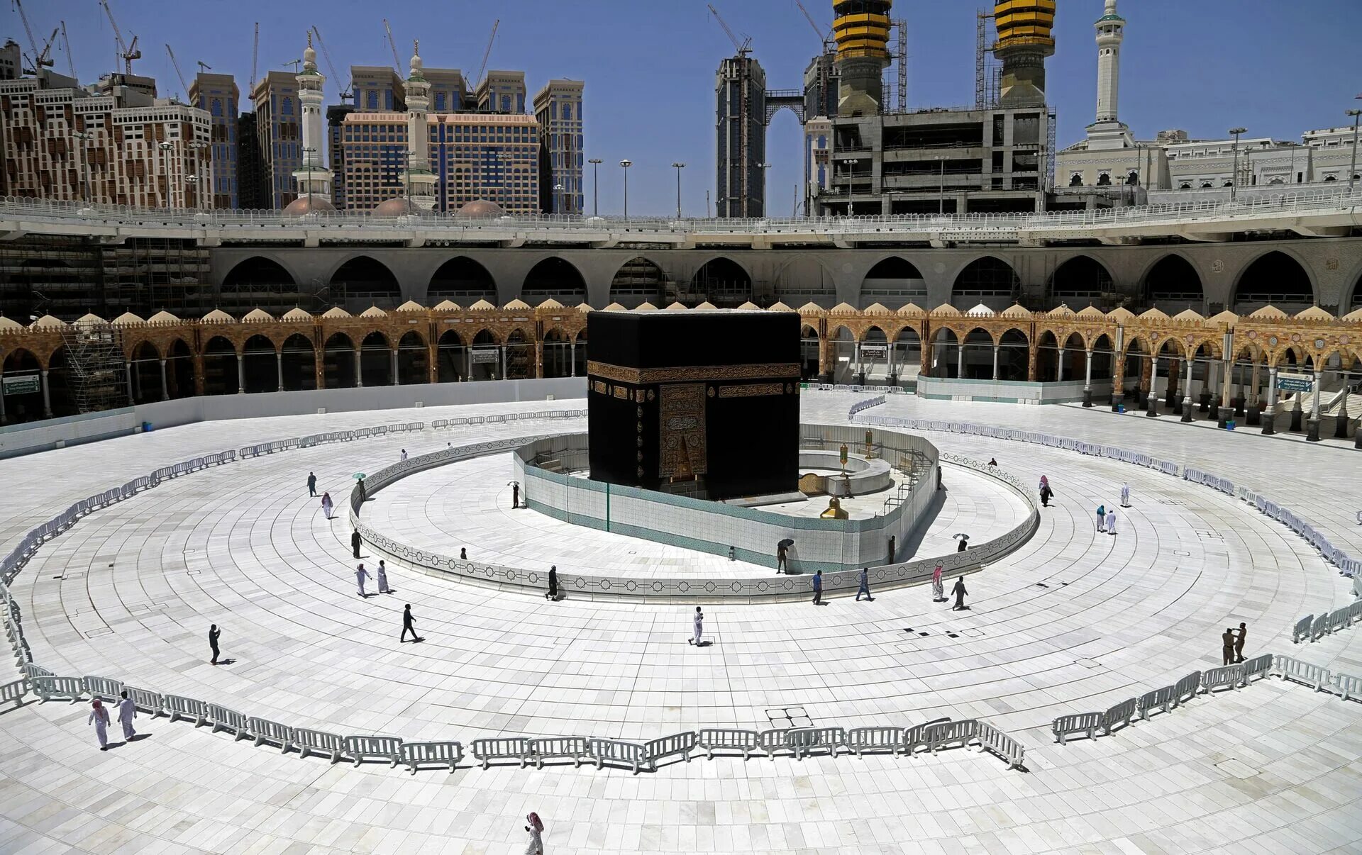 Мекка википедия. Кааба в Мекке. Мечеть в Саудовской Аравии Мекка. Мечеть в Саудовской Аравии Кааба. Мечеть Мекка Кааба 2020.