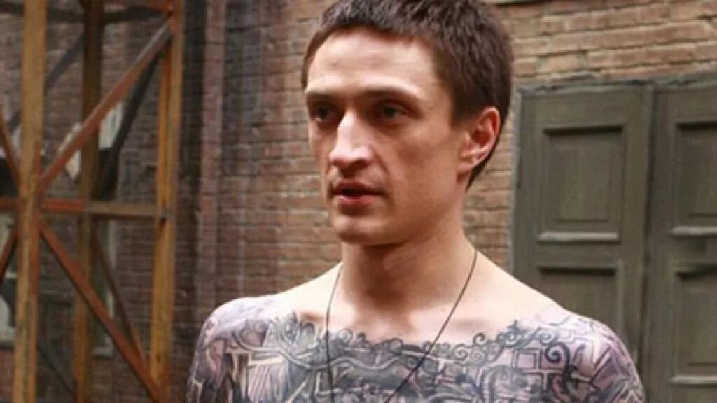 Побег 2 дата выхода. Юрий чурсин побег. юрий чурсин сериал побег. фильм побег 2010 юрий чурсин. юрий чурсин побег 1 сезон.