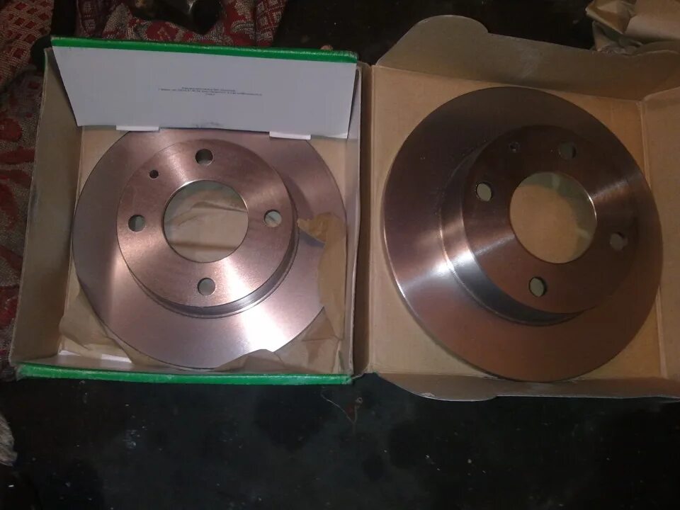 Передние тормозные диски ока. Диск тормозной ваз-1111. Диаметр тормозного диска ока. Диск тормозной передний man 11411. Передние тормозные диски ока.