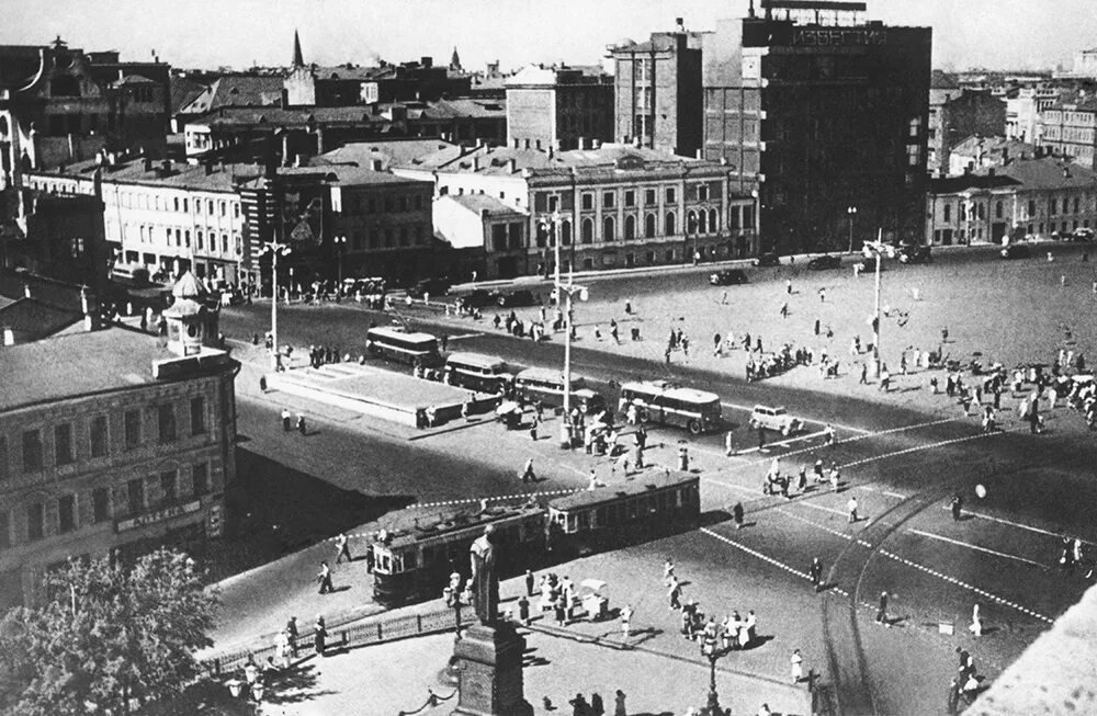 История пл. Пушкинская площадь Москва 1940. Пушкинская площадь, Москва, 1940 год. Пушкинская площадь в 1940 годы. Тверская 1940 улица в Москве.