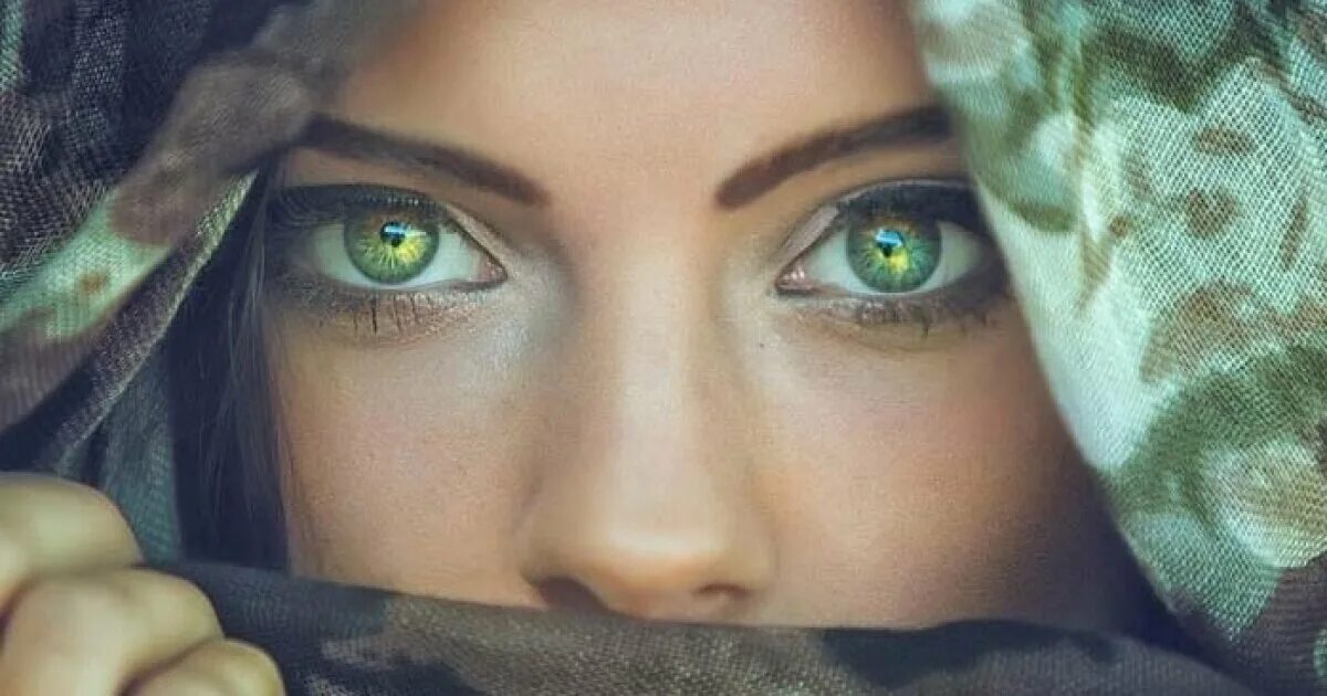 You have beautiful eyes. Необычные глаза. Красивые глаза. Женские зеленые глаза. Необычные зеленые глаза.