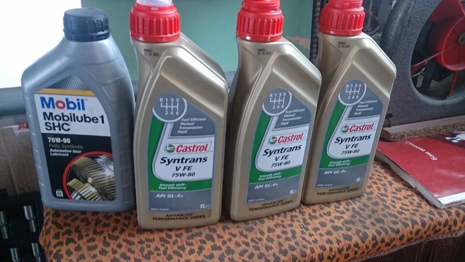 Трансмиссионное масло 150. Castrol Syntrans Fe 75w. Castrol 75w Fe. Масло Castrol Syntrans v Fe 75w-80. Lancer 10 масло КПП механика.