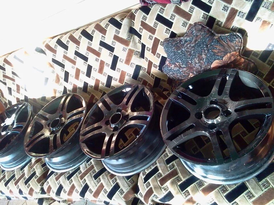 Литые диски своими руками. Покраска литых дисков. Реставрируем литые диски своими руками. Покраска дисков баллончиком. Покраска литых дисков.