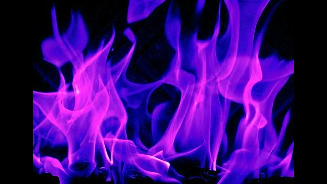 Калий фиолетовое пламя. Горение цезия. Фиолетовый огонь. Пламя горелки металлы. Литий окрашивает пламя горелки.