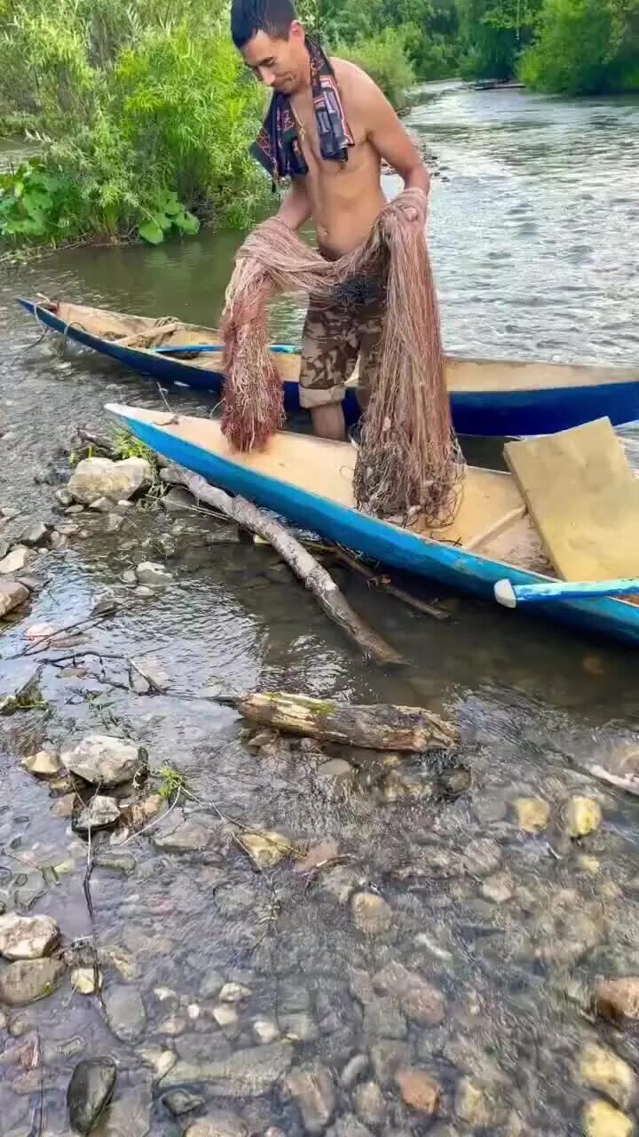 Песня бро какой наш план выловить русалку. В черном море выловили РУСАЛА. Otyken азян фото в купальнике.