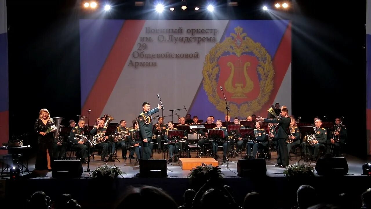 Концерт в филармонии 20 апреля. Камерная музыка дуэт. Музыкальный концерт. Концерт в филармонии 20 апреля. Омская филармонии закулисье.
