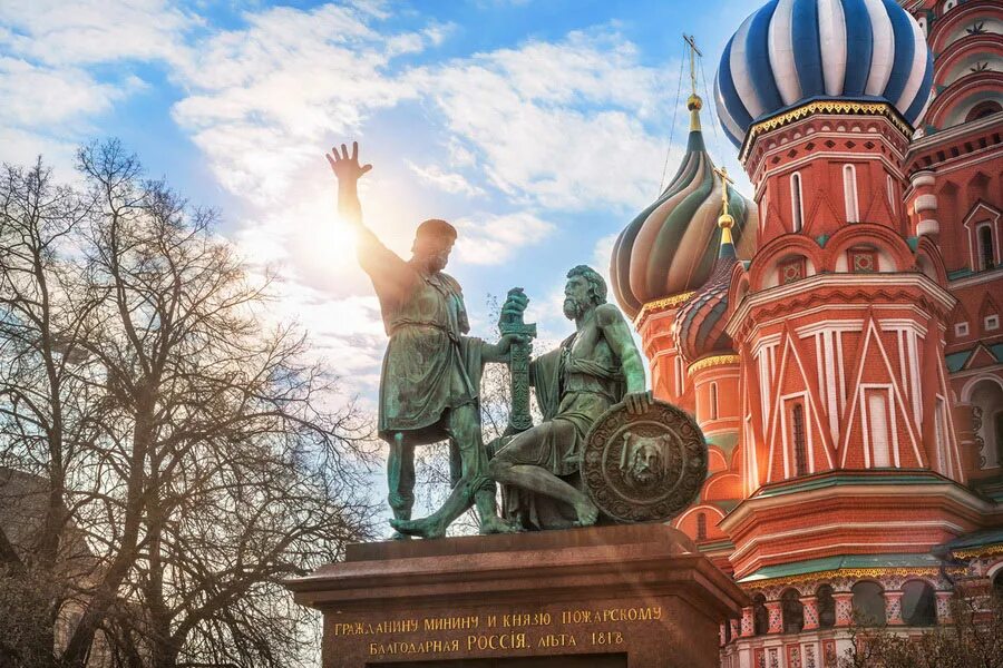 Пожарскому на красной пло. Памятник минину и пожарскому на красной площади в москве. Памятник минину и пожарскому в москве площадь. Памятник минину и пожарскому на красной площади в москве. Памятник георгию константиновичу жукову.