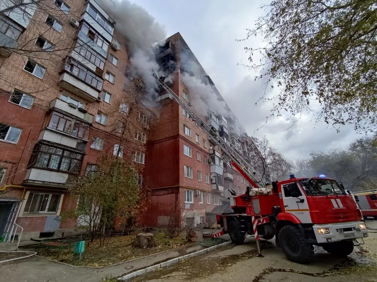 Сгорела многоэтажка. Пожар в Самаре на Ново-садовой 30. Пожар в Самаре в многоэтажном доме. Пожар в Самаре 30.05.2023. Пожар 20в Самарский край.