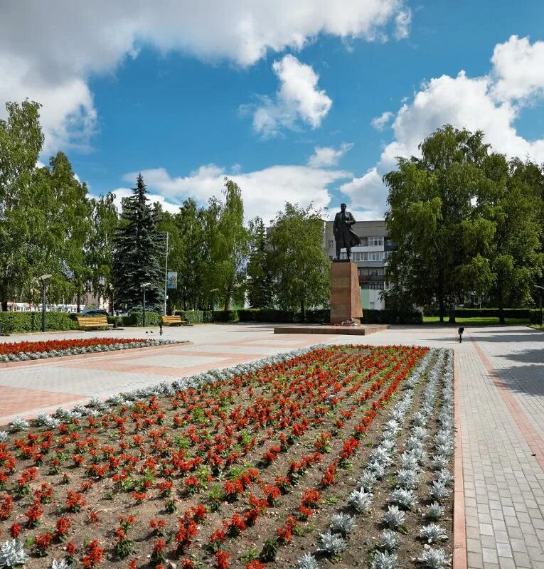 Калининград. Г инстербург памятник барклай. Черняховская республика. Памятник черняховскому в черняховске. Замок инстербург черняховск.