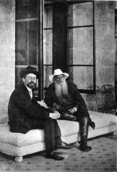 Лев толстой и чехов в ясной поляне 1895. Лев николаевич толстой и чехов. Кто оказал на толстого большое влияние. Л н толстой а п чехов. Бунин толстой чехов.
