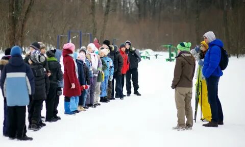Школа на улице зима
