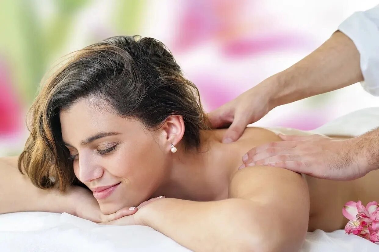 5 massage. Классический массаж. Массаж удовольствие. Девушка после массажа. Массаж спины.