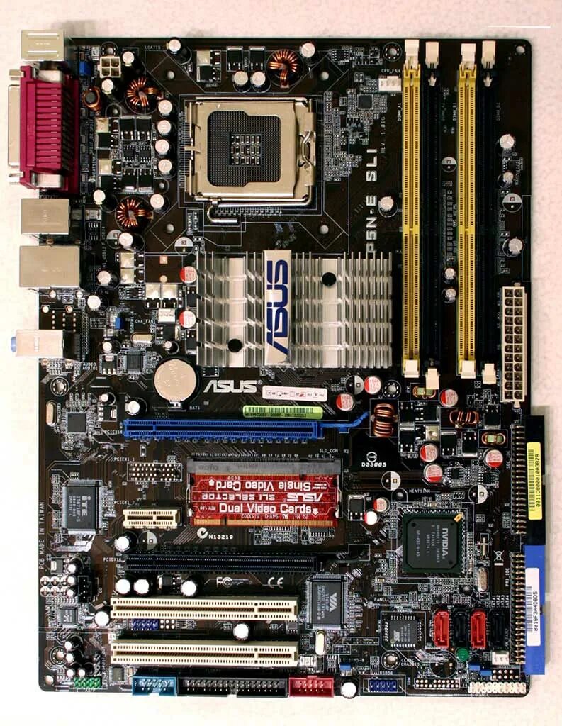 Материнская плата ASUS p5n-e SLI. Материнская плата ASUS 2010 года. Материнская плата асус 2010 года. Материнская плата ASUS 775. Куплю материнскую б у