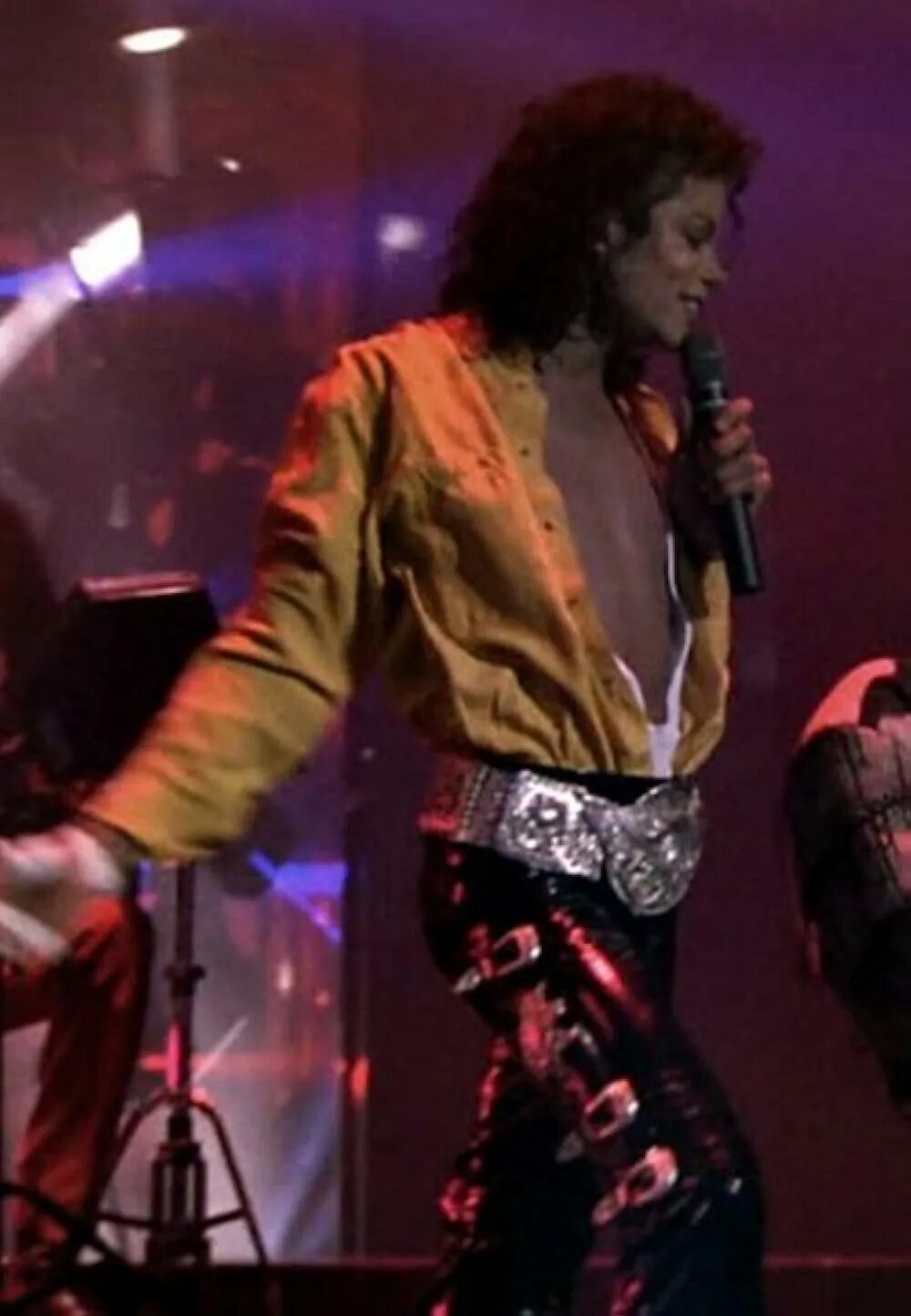 Come together jackson. Michael jackson come together 1988. Michael jackson come together official video. Обложка альбома come together. Michael jackson 1988.