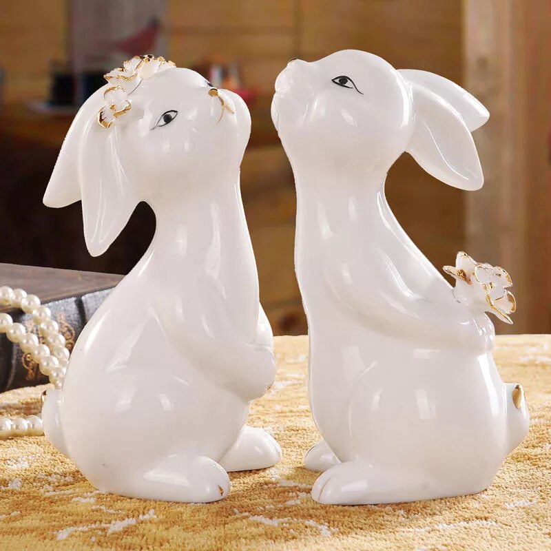 Заяц фарфор. Керамический пасхальный кролик. Фигурка заяц фарфор. Фарфор зайцы. Фарфоровые зайчики посуда.