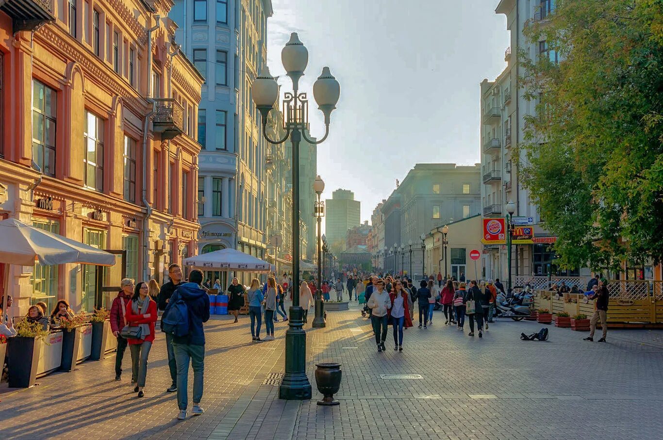 Центр москвы арбат. Улица арбат в москве. улица арбат (старый арбат). старый арбат пешеходная улица.
