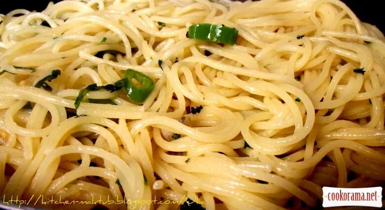 Tastee Recipe One Pot Creamy Garlic Pasta! - Tastee Recipe