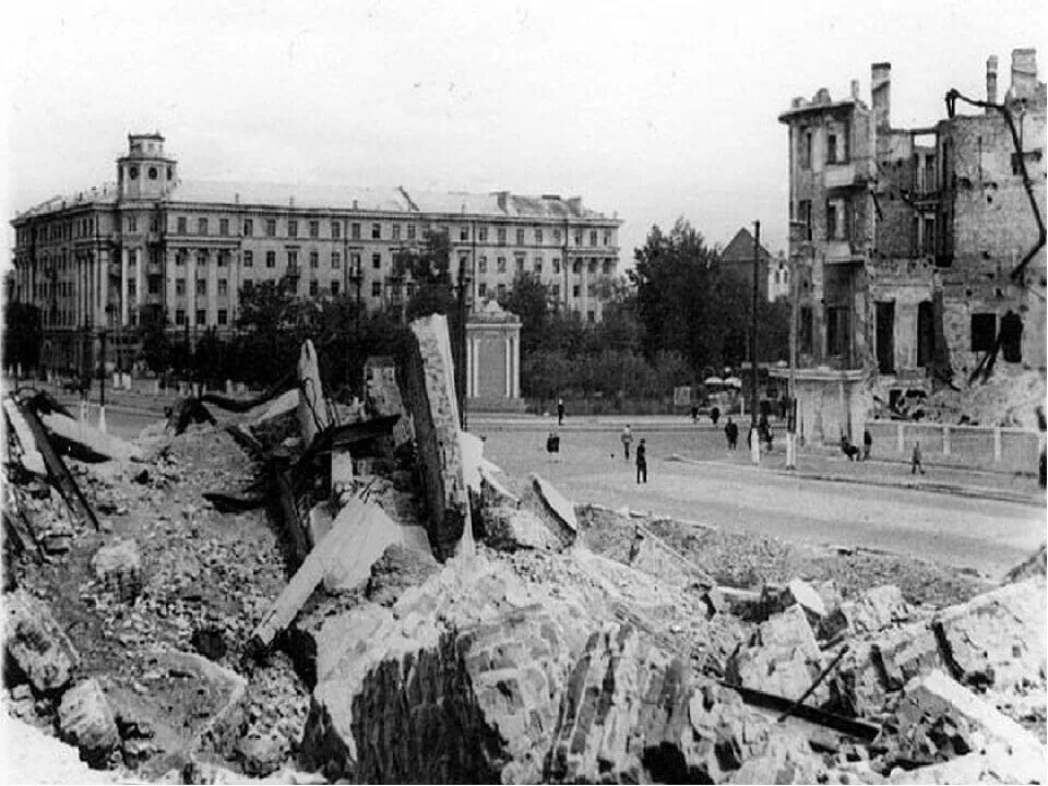 Во время войны и потом. Освобождение Воронежа 1943. Воронеж 1945.