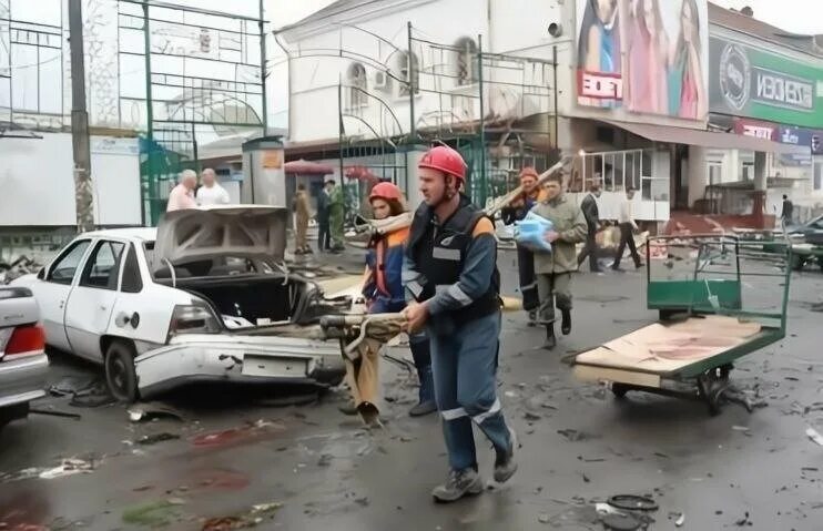 Мин воды теракт. Теракт Центральный рынок,Владикавказ (1999). Теракт Центральный рынок Владикавказ 2010 год. Теракт во Владикавказе на рынке (1999). Взрыв Центральный рынок Владикавказ.