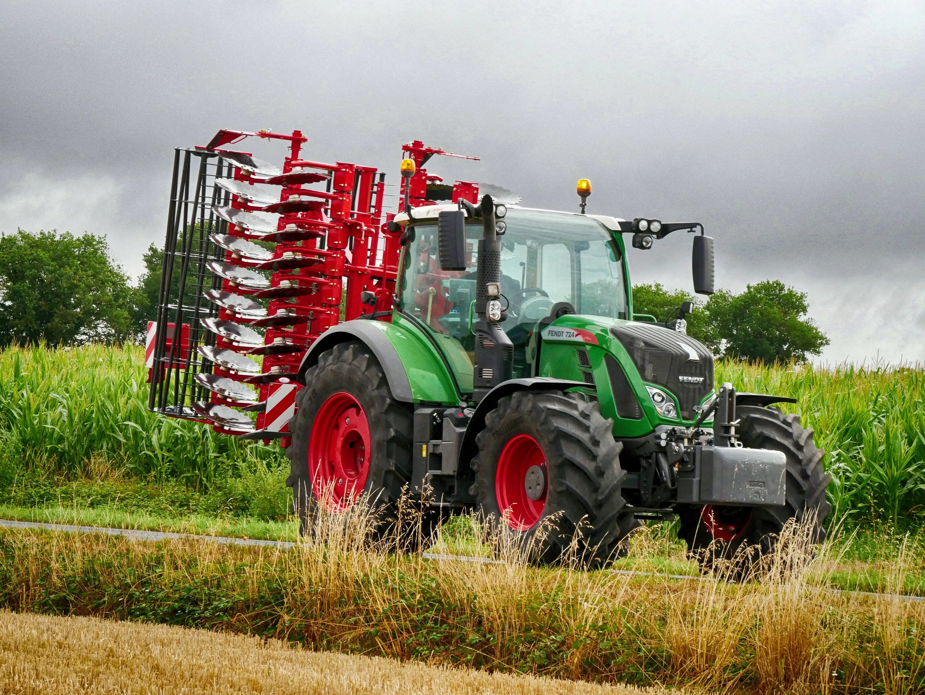 S tractor. Fendt 1050 Vario Black. Fendt 724 Vario. Техника Фендт сельскохозяйственная. Фендт косилки самоходные.