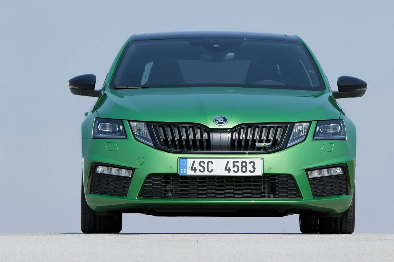 Skoda octavia rs 2017. Škoda Octavia VRS a7.