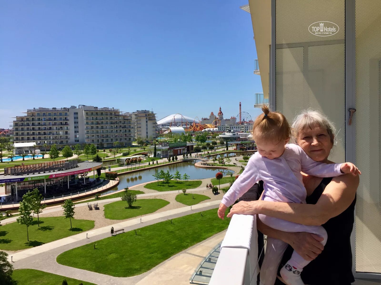 Сочи парк отель 3. Сочи летом люди. Семья в сочи. Сочи парк отель номера. Экскурсия в сочи подросткам.