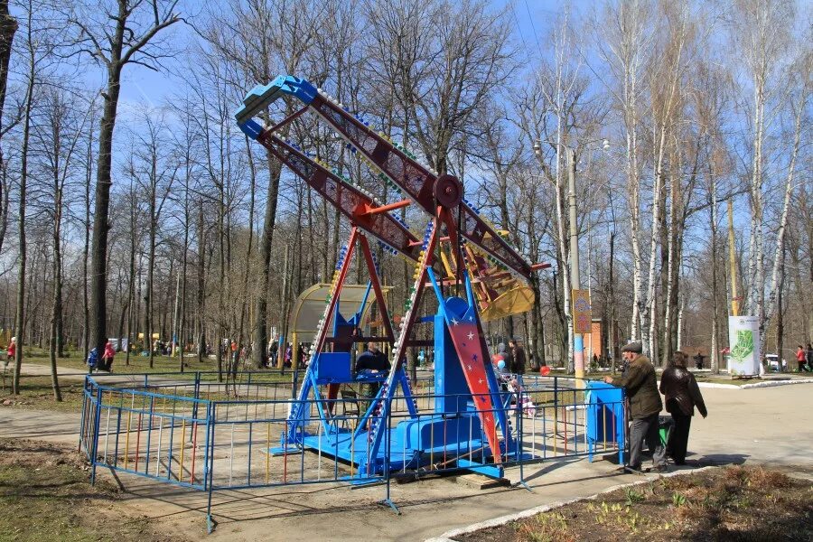 Лакреевский парк чебоксары. Лакреевский лес Чебоксары аттракционы. Лакреевский парк Чебоксары аттракционы. Парк Лакреевский лес. Парке «Лакреевский лес».