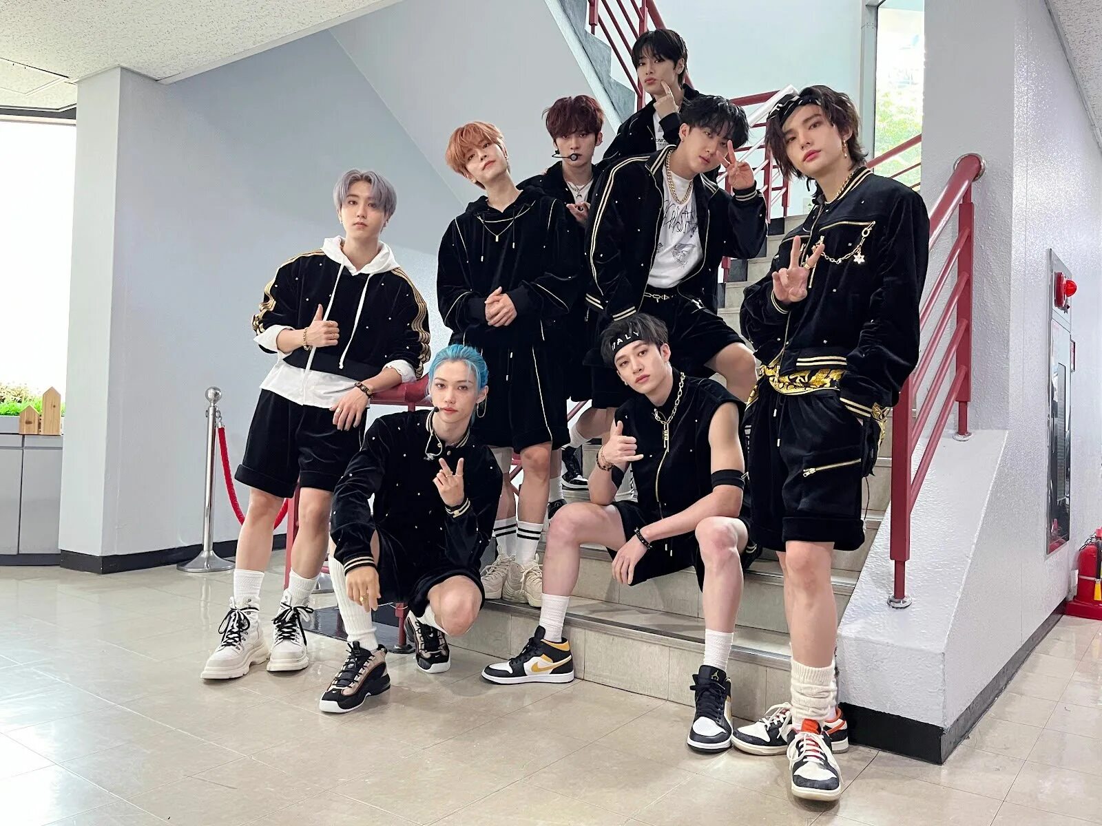 С класс stray kids. Группа Stray Kids 2023. Минхо Stray Kids 2023. Минхо Stray Kids 5 Star. Stray Kids дебют.