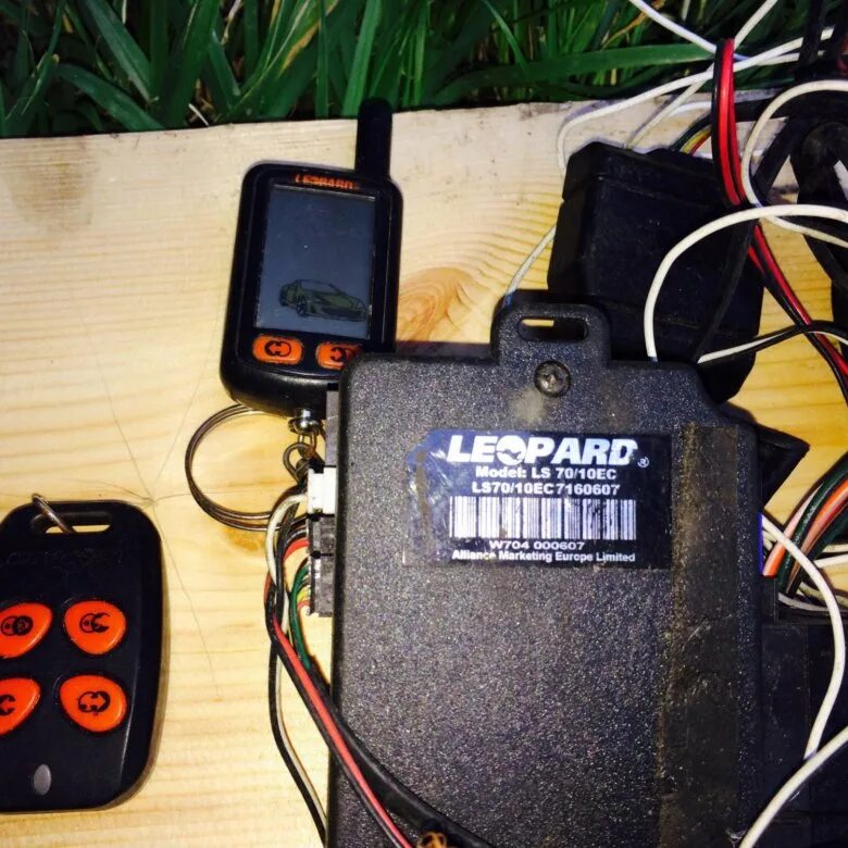 Автосигнализации leopard. Сигнализация леопард 60/10. сигнализации леопард 90 10 ес с автозапуском. сигнализация leopard ls 60/10. леопард 90-30 сигнализация.