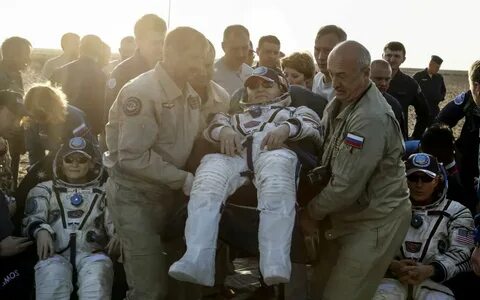 Космонавты вернулись на землю сегодня